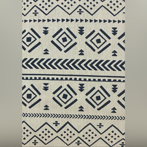 Decorative Table Runner - Picture 3 of 5